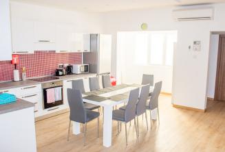 Cucina e sala da pranzo dell'appartamento condiviso