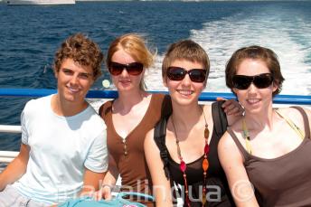 Gita in barca a Comino con la famiglia