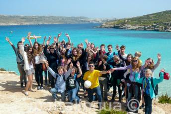 Un gruppo di studenti in gita a Comino, Malta