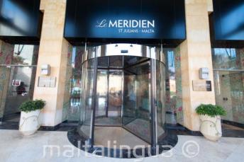 Ingresso con porta girevole - Le Meridien St Julians