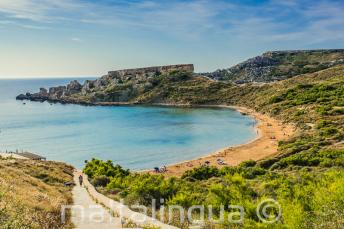 Una una spiaggia di sabbia a Mellieha, Malta