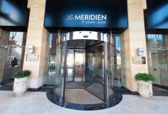 Ingresso con porta girevole - Le Meridien St Julians